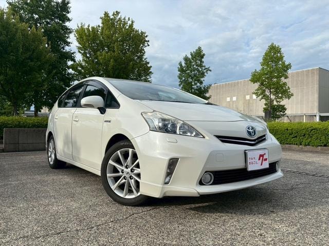 Toyota PRIUS ALPHA 2012 — фото автомобиля