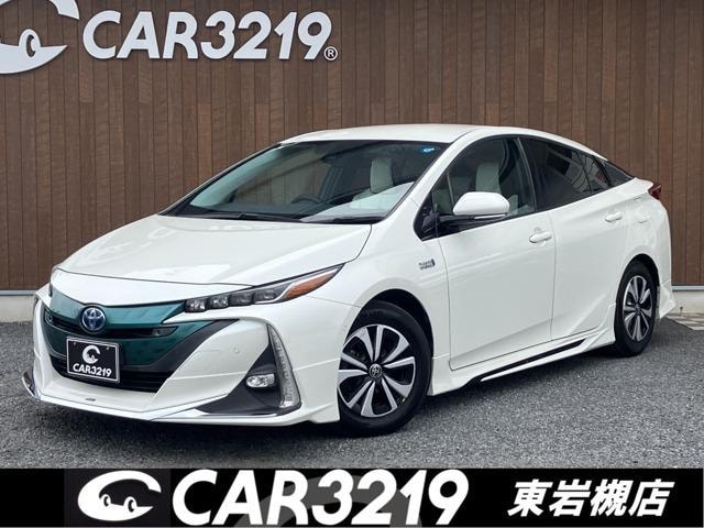 Toyota PRIUS PHV 2019 — фото автомобиля 1