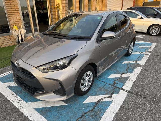 Toyota YARIS 2020 — фото автомобиля
