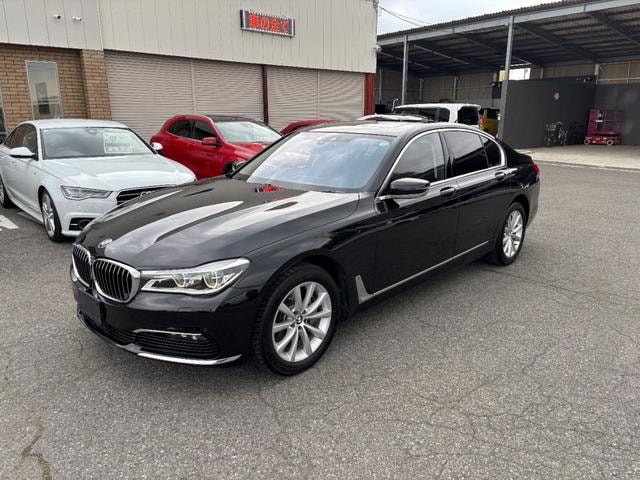 Bmw 7 SERIES 2016 — фото автомобиля