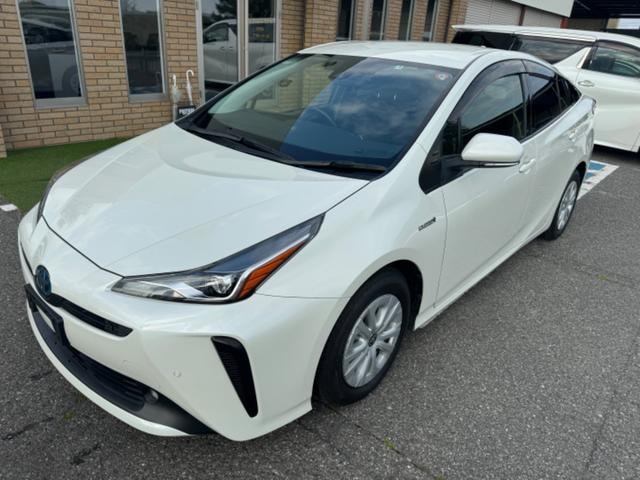 Toyota PRIUS 2019 — фото автомобиля 1