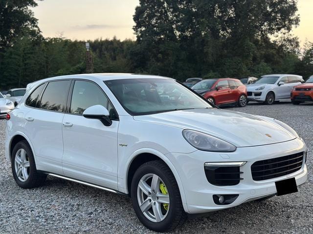 Porsche CAYENNE 2017 — фото автомобиля 1