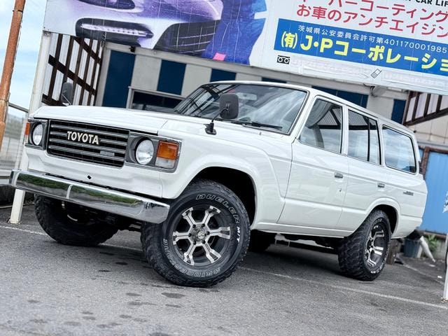 Toyota LAND CRUISER 60 1982 — фото автомобиля