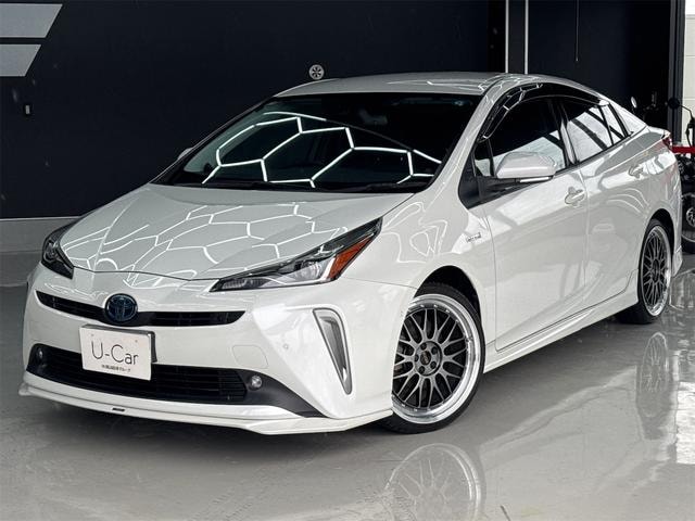 Toyota PRIUS 2019 — фото автомобиля 1