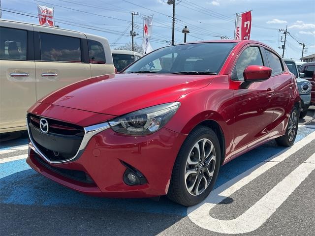 Mazda DEMIO 2016 — фото автомобиля 1