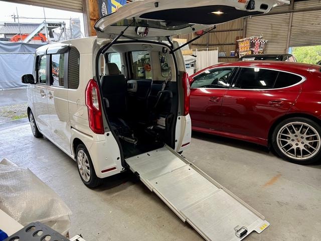 Honda N-BOX 2022 — фото автомобиля 1