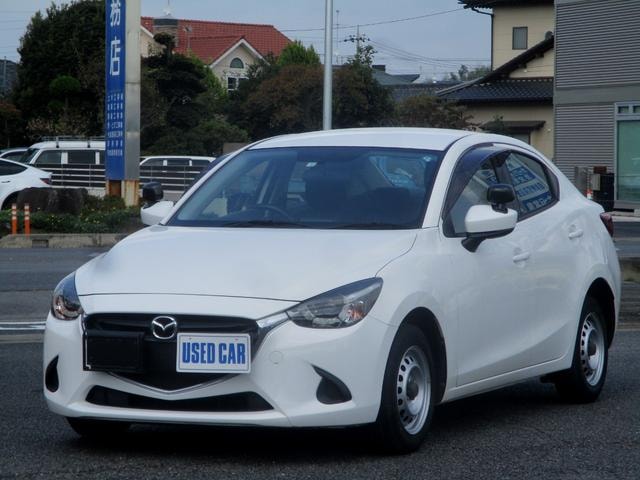Mazda 2 2021 — фото автомобиля 1