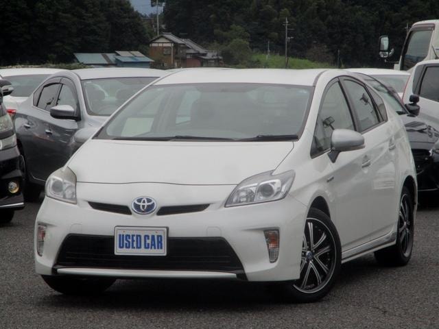 Toyota PRIUS 2013 — фото автомобиля