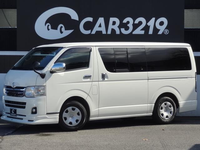 Toyota HIACE VAN 2011 — фото автомобиля