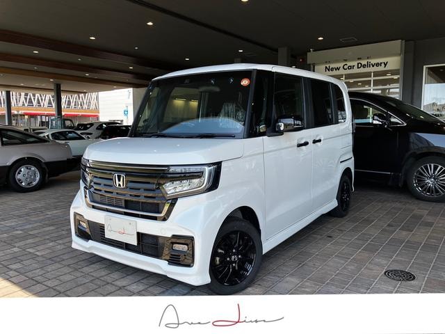 Honda N-BOX CUSTOM 2022 — фото автомобиля 1