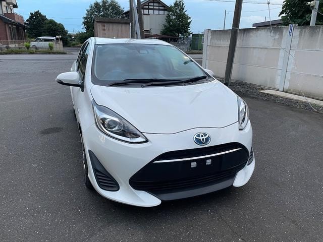 Toyota AQUA 2018 — фото автомобиля 1