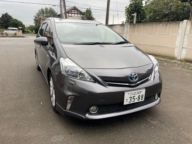 Toyota PRIUS ALPHA 2012 — фото автомобиля