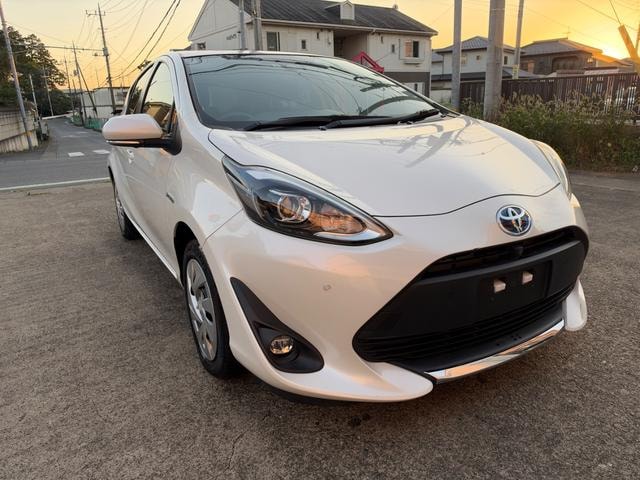 Toyota AQUA 2019 — фото автомобиля