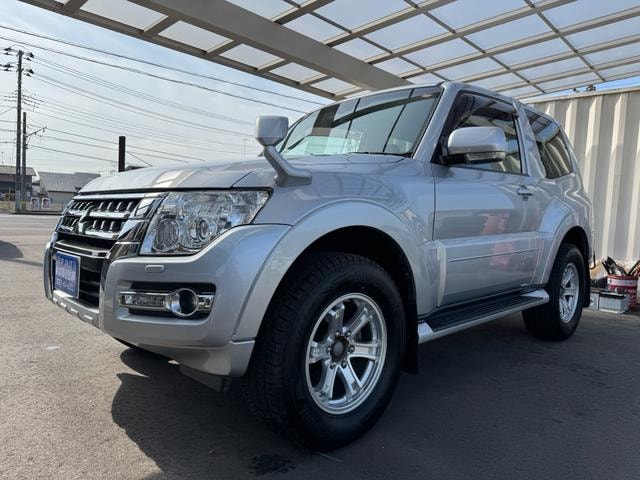 Mitsubishi PAJERO 2015 — фото автомобиля