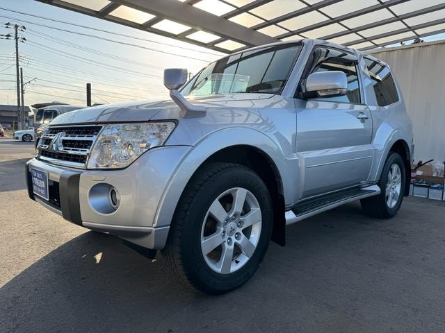 Mitsubishi PAJERO 2010 — фото автомобиля 1
