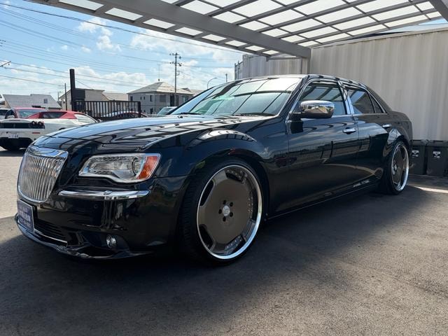 Chrysler 300 2013 — фото автомобиля 1