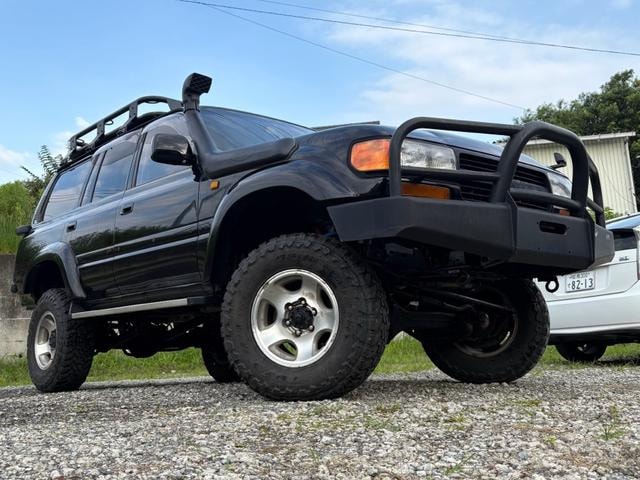 Toyota LAND CRUISER 80 1992 — фото автомобиля