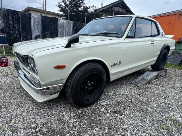Nissan SKYLINE 1972 — фото автомобиля