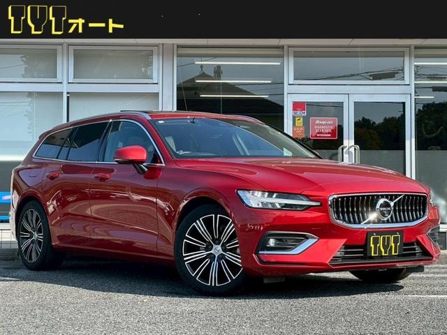 Volvo V60 2018 — фото автомобиля 1