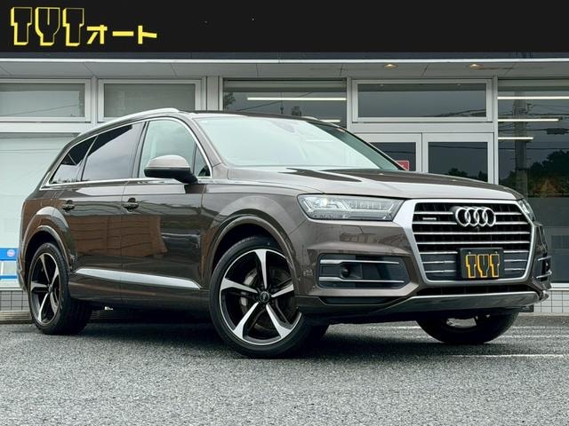 Audi Q7 2020 — фото автомобиля
