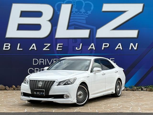 Toyota CROWN MAJESTA 2013 — фото автомобиля 1