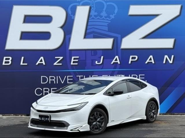 Toyota PRIUS 2024 — фото автомобиля 1