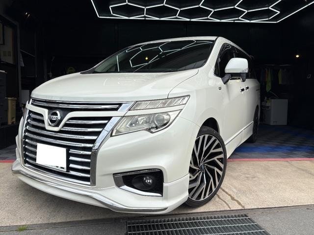 Nissan ELGRAND 2014 — фото автомобиля 1