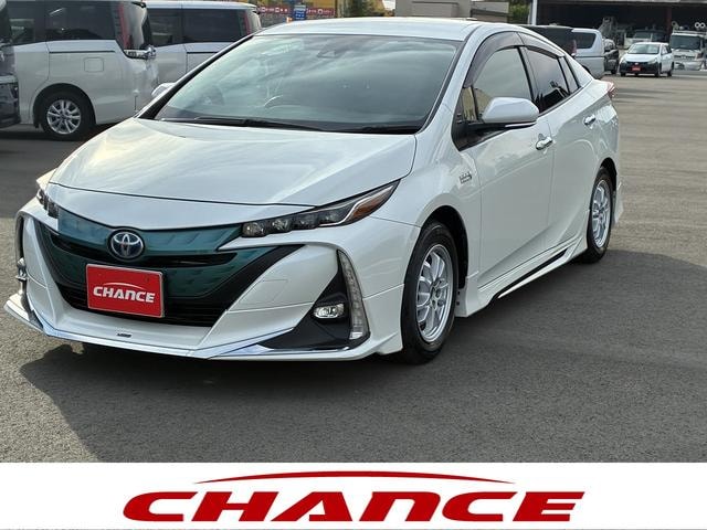 Toyota PRIUS PHV 2017 — фото автомобиля 1
