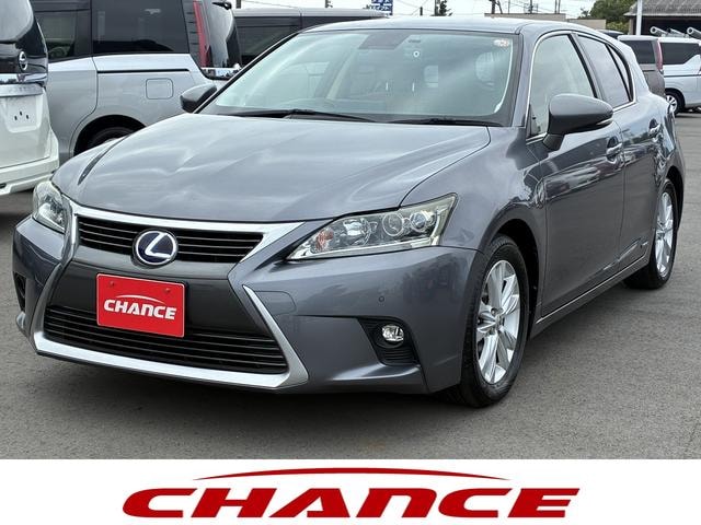 Lexus CT 2015 — фото автомобиля 1