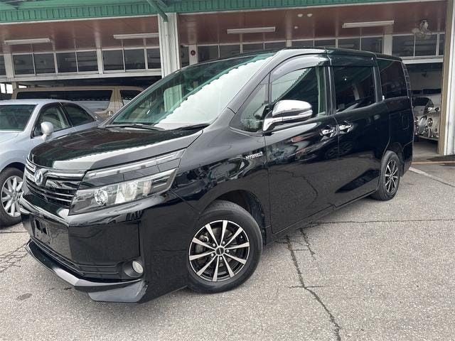 Toyota VOXY 2015 — фото автомобиля 1