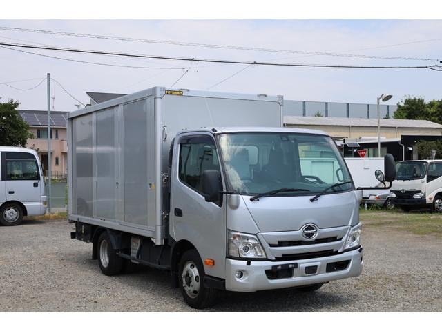Hino DUTRO 2021 — фото автомобиля 1