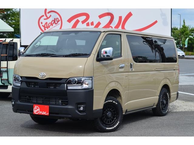 Toyota HIACE VAN 2026 — фото автомобиля 1