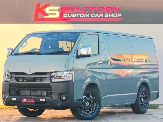Toyota HIACE VAN 2026 — фото автомобиля 1