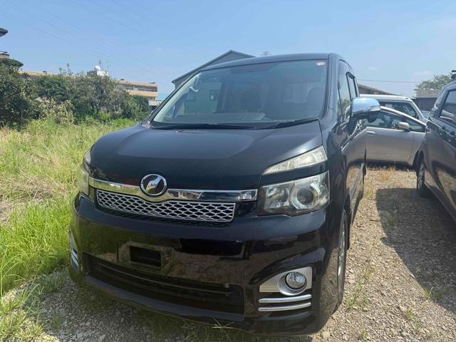 Toyota VOXY 2011 — фото автомобиля 1