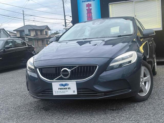 Volvo V40 2017 — фото автомобиля 1