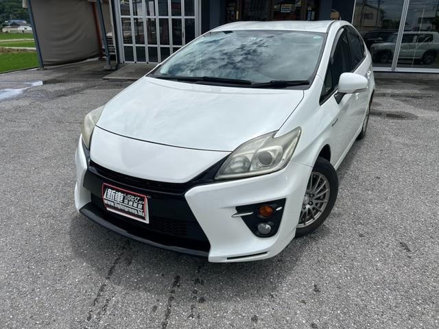 Toyota PRIUS 2013 — фото автомобиля
