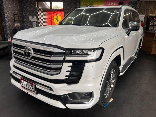 Toyota LAND CRUISER 2023 — фото автомобиля