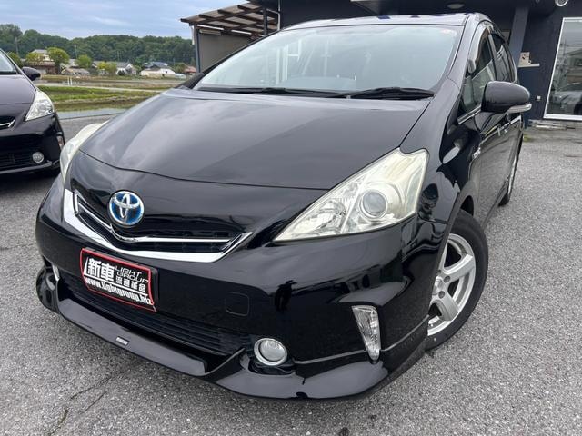 Toyota PRIUS ALPHA 2012 — фото автомобиля 1