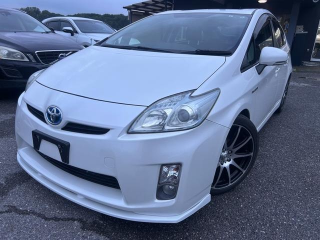 Toyota PRIUS 2011 — фото автомобиля