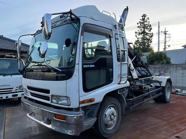 Isuzu FORWARD 2000 — фото автомобиля 1