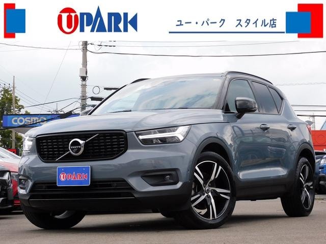 Volvo XC40 2021 — фото автомобиля 1