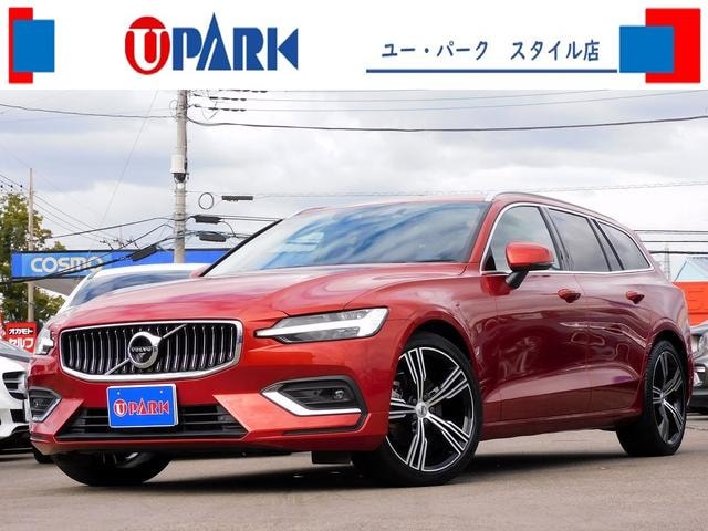 Volvo V60 2022 — фото автомобиля 1