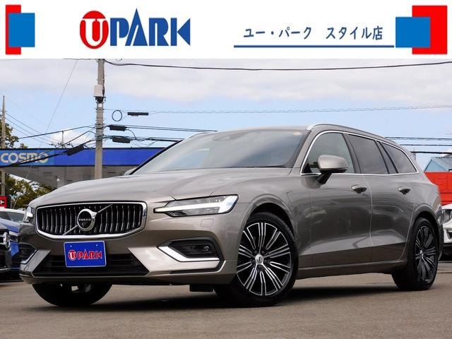 Volvo V60 2018 — фото автомобиля 1
