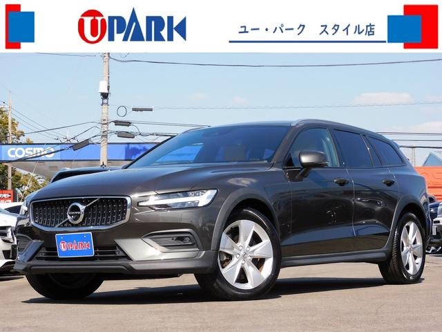 Volvo V60 2019 — фото автомобиля 1
