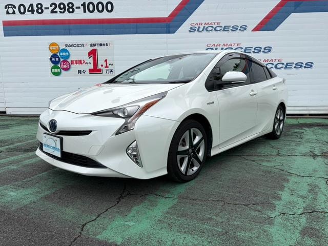 Toyota PRIUS 2017 — фото автомобиля 1