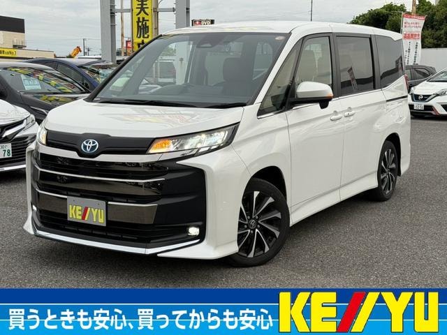 Toyota NOAH 2022 — фото автомобиля 1
