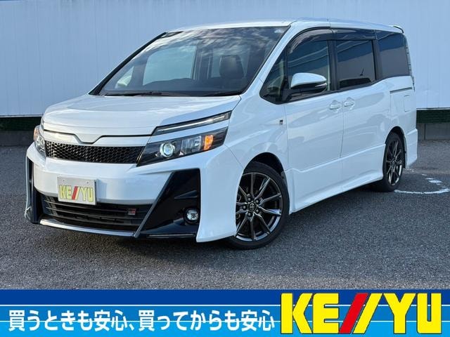 Toyota VOXY 2018 — фото автомобиля 1