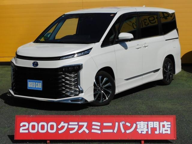 Toyota VOXY 2023 — фото автомобиля