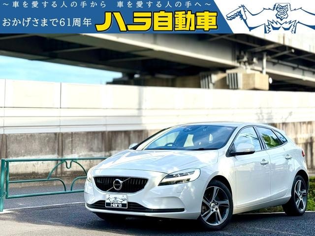 Volvo V40 2018 — фото автомобиля 1
