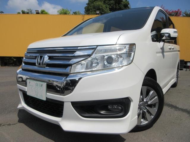 Honda STEPWAGON SPADA 2013 — фото автомобиля